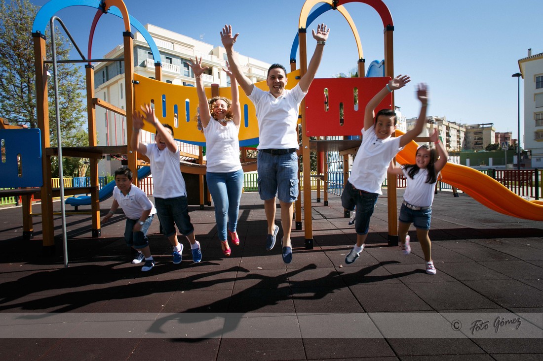 saltos, niños y novios